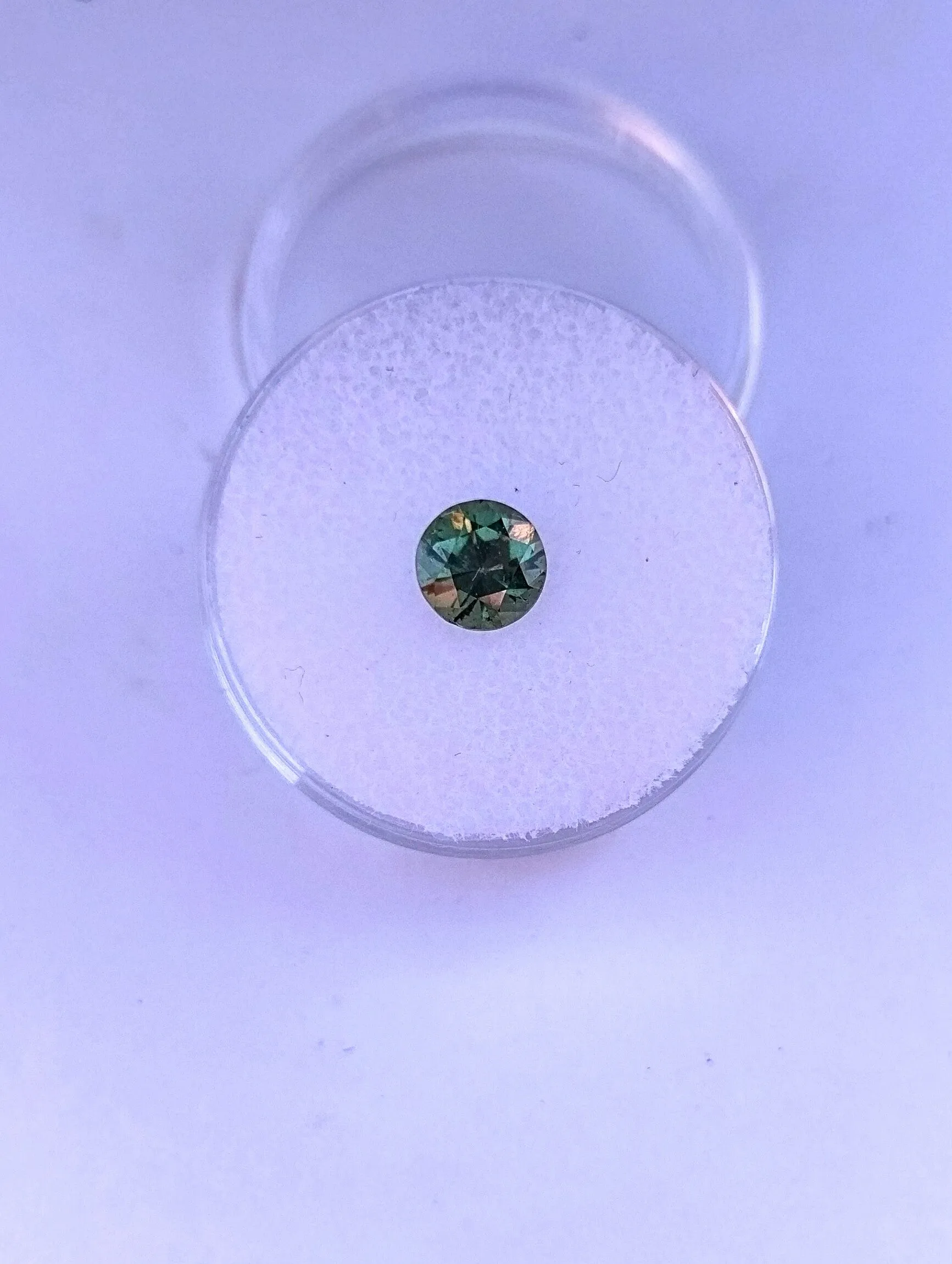 1.27ct INCREDIBLE COLOR CHANGE FOREST GREEN TO OLIVE GREEN MONTANA SAPPHIRE