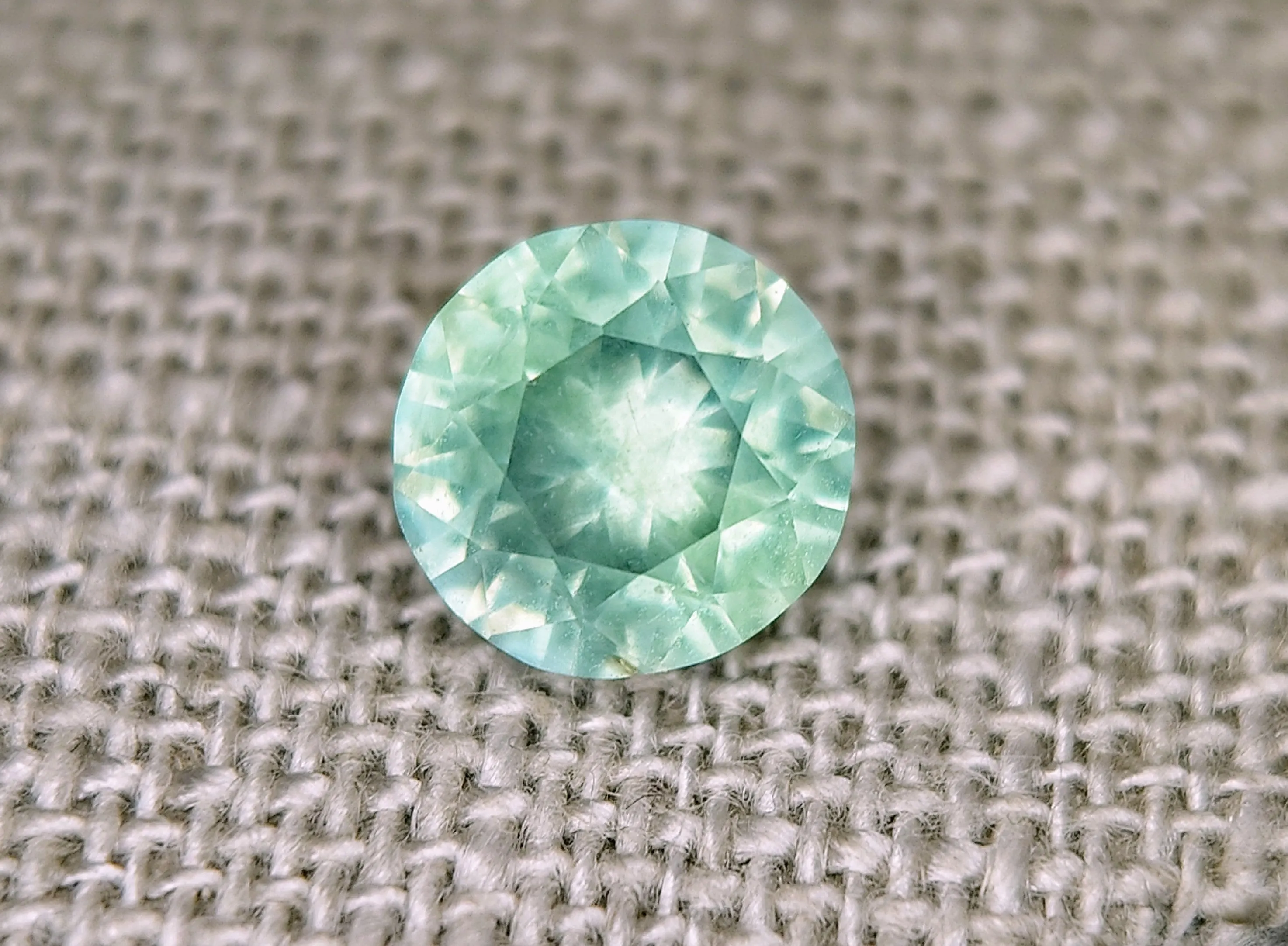 2.08ct GREEN NATURAL MONTANA SAPPHIRE