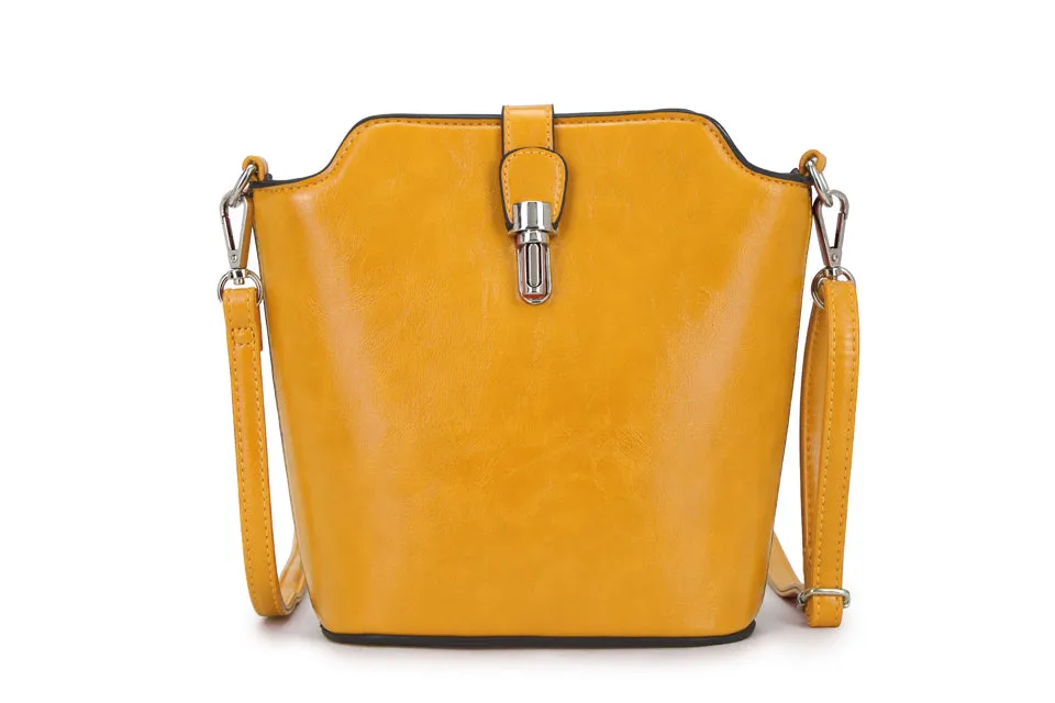 9739- Clasp Bag