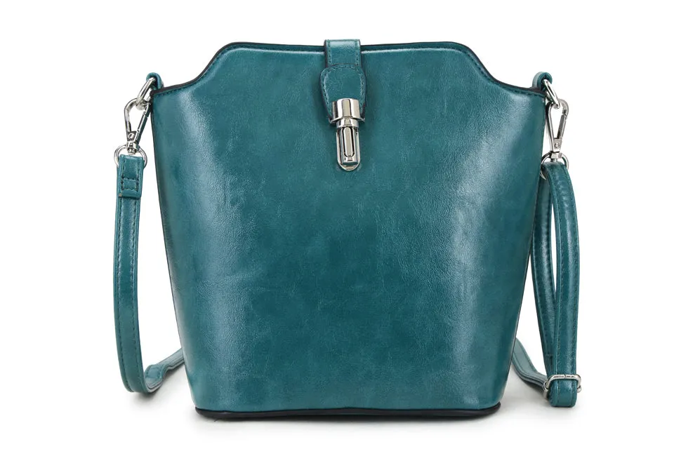 9739- Clasp Bag