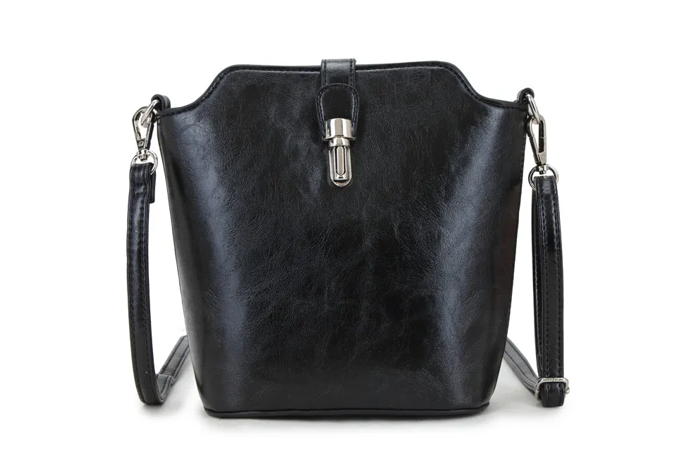 9739- Clasp Bag