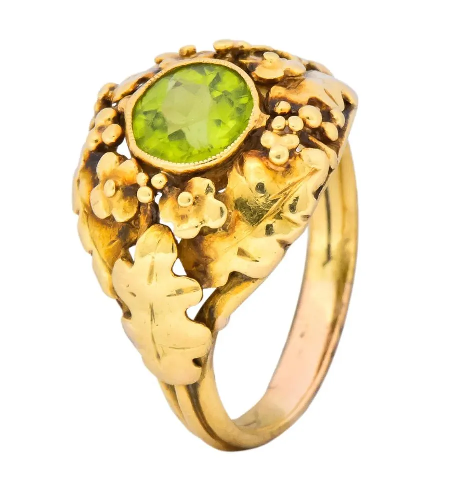 Arts & Crafts Peridot 18 Karat Gold Floral Foliate Ring