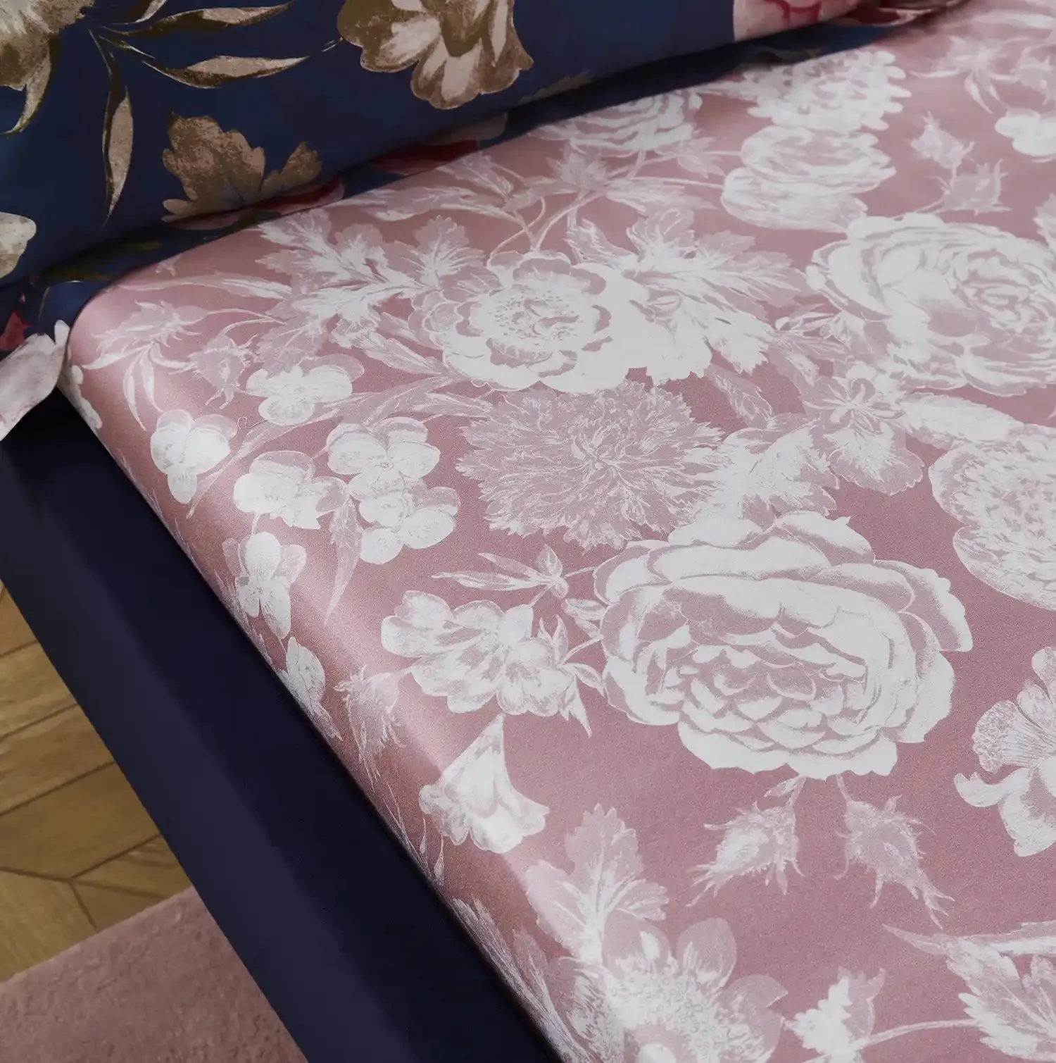 Constance Floral Bedspread - Navy floral