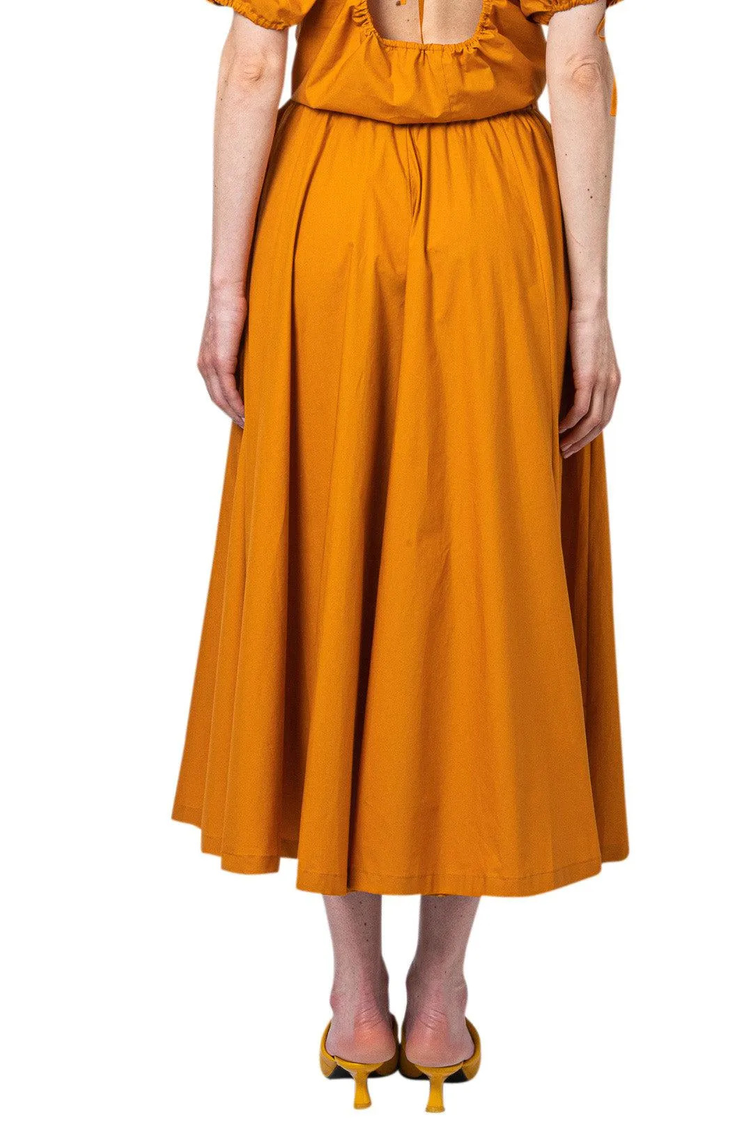 Pleated long skirt