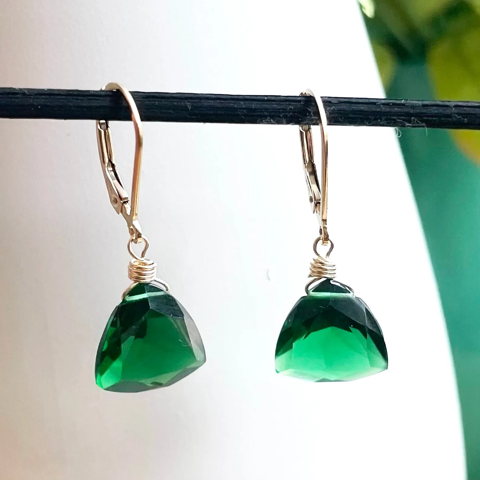 Trillionaire Earrings, Emerald Green leverback